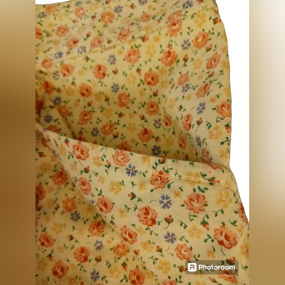 Ralph Ralph Lauren floral shorts. Womens. Size 8. - Picture 4 of 11